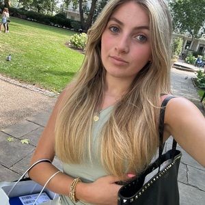 Meet your Posher, Lexi